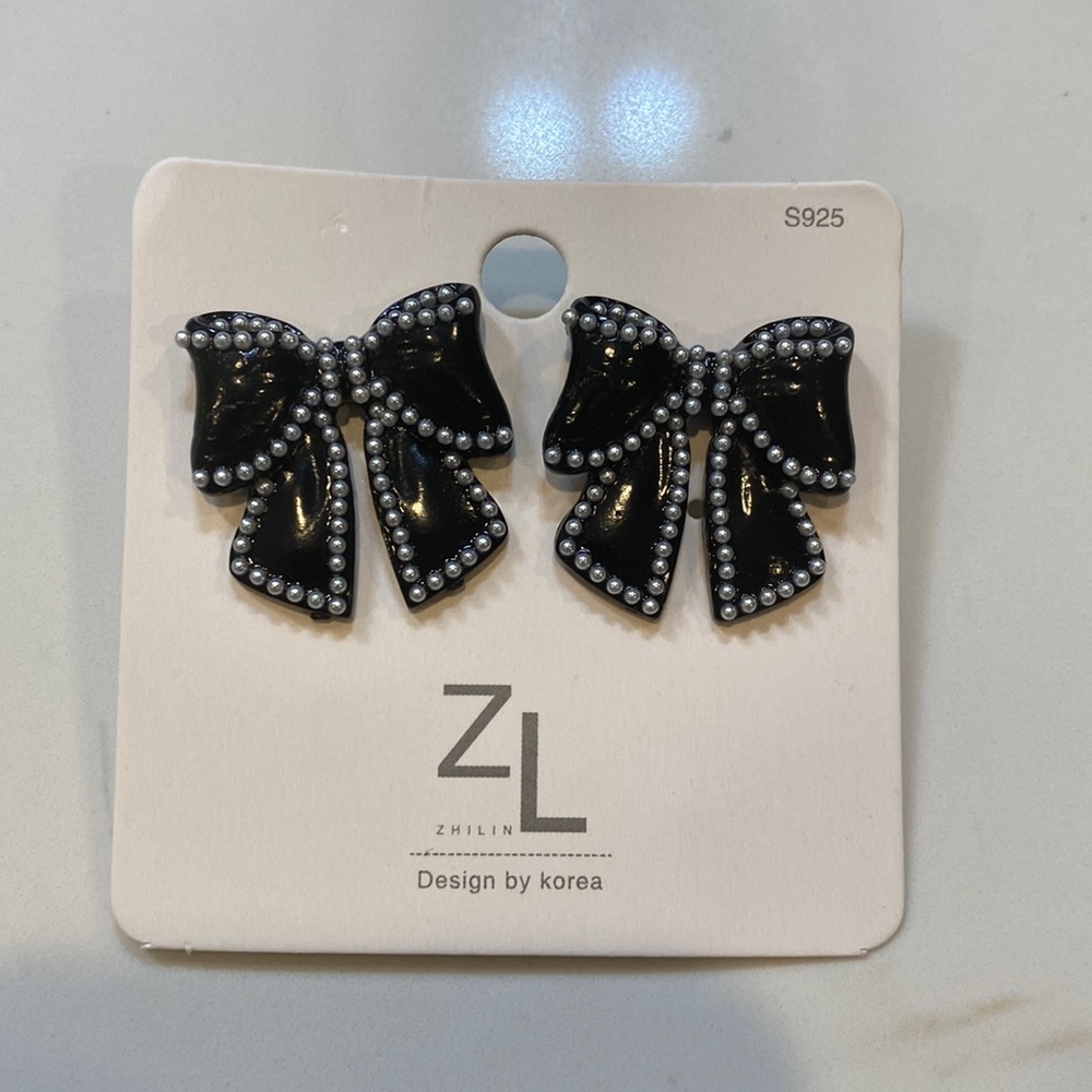 Pearl Bow Earrings